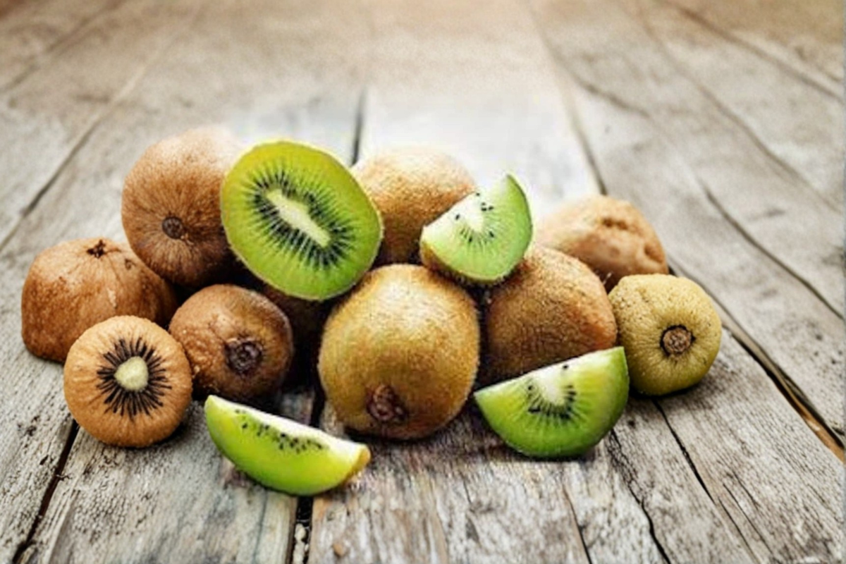 Jumbo Kiwi Seeds Rare Kiwi Fruit Variety 10 Seeds Indoor Outdoor Garden Planting Seed Pack