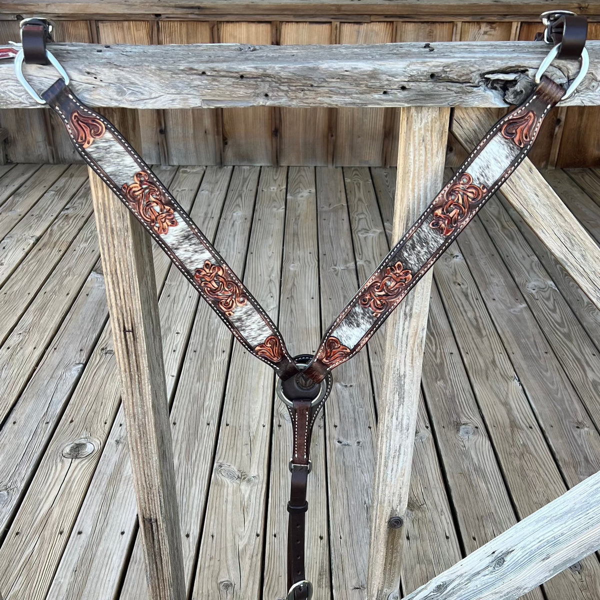 Salt and Pepper Breastcollar