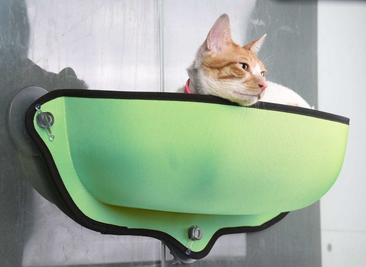 Pet Life ® 'Gravity-Lounge' Suction Cup Kitty Cat Lounger and Bed